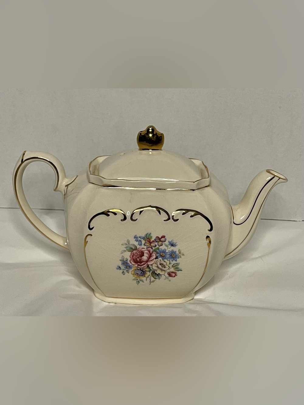 Vintage Sadler Cream Floral cube teapot with Gold Trim